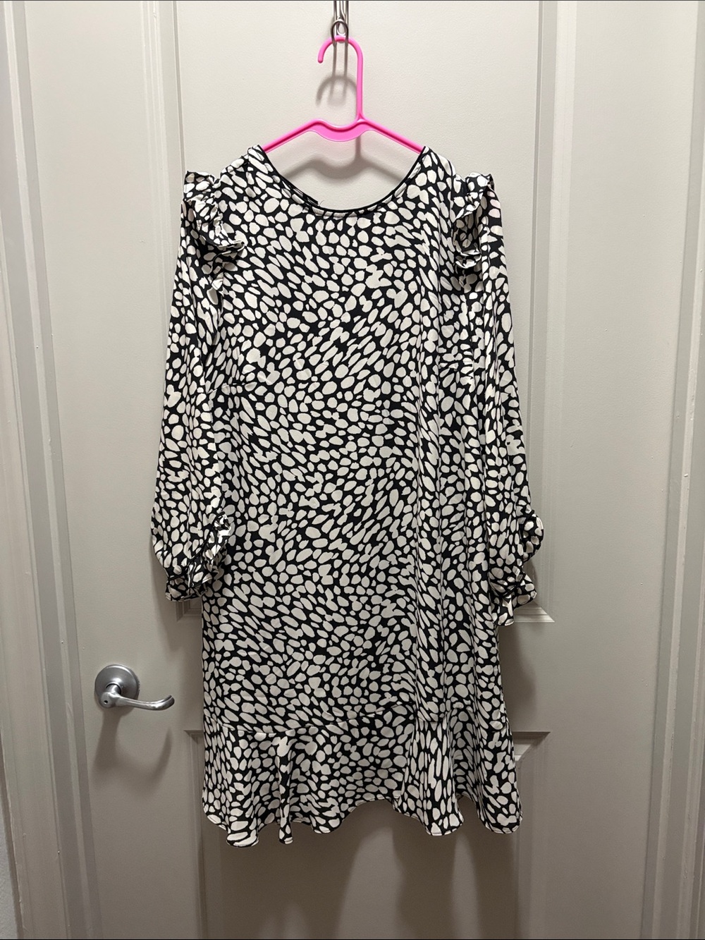 Who What Wear Black and White Long-Sleeve Ruffle Hem Dress